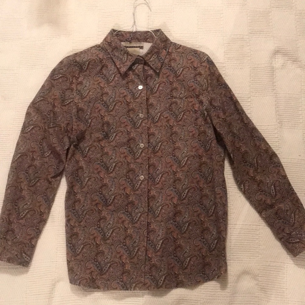 Women’s collared  long sleeve shirt